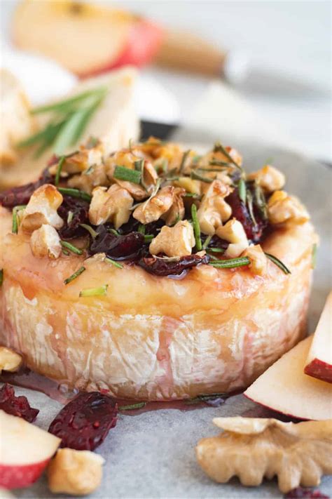 Baked Brie with Cranberries | Smells Like Delish