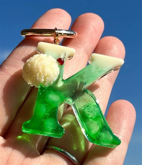 カフェシリーズ メロンソーダver. お好きなイニシャルでお作りします☆ 推し活にも☆イニシャルキーホルダー その他アクセサリー POLE ...