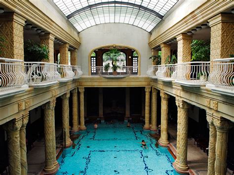 Exploring Nashville's Gay Bathhouses: A Vibrant Scene In 2024