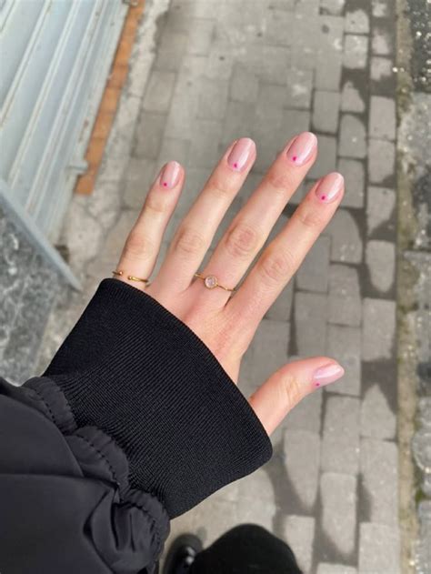 Minimal nails🍥 | Unghie idee, Unghie, Unghie nude