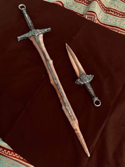 TES 5 Skyrim Dragonbone Sword & Dragonbone Dagger Paired | Etsy