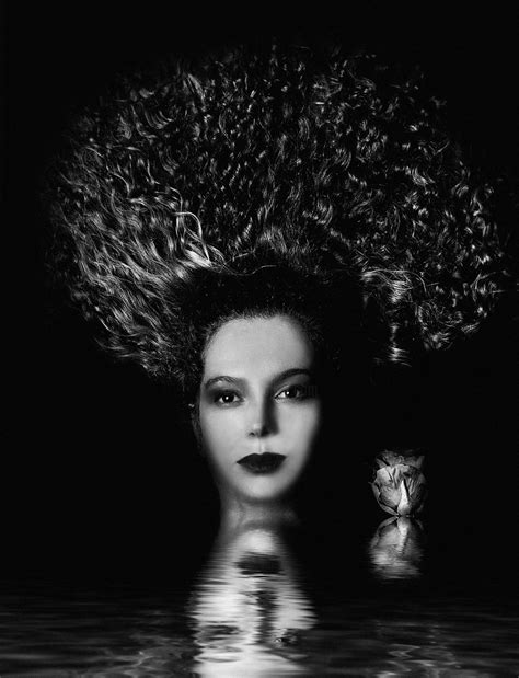 Lady Sonia 8, Fotografie von Shelley Aebi | ArtMajeur
