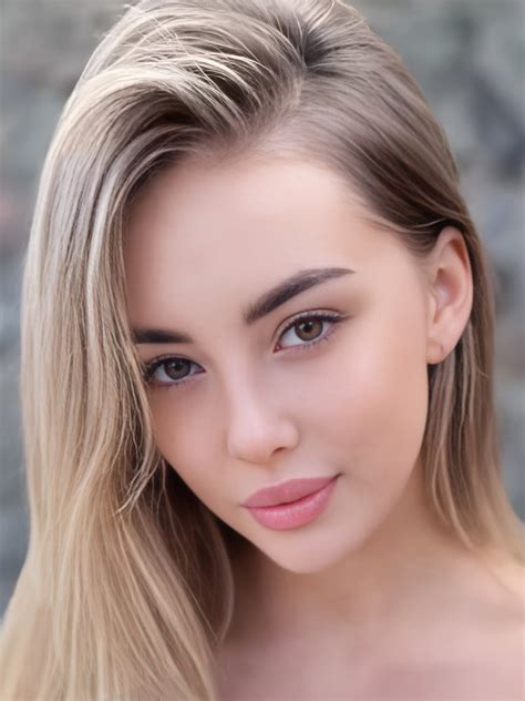 Ivanka Peach (Model) Age, Height, Wiki, Weight, Biography, Boyfriend