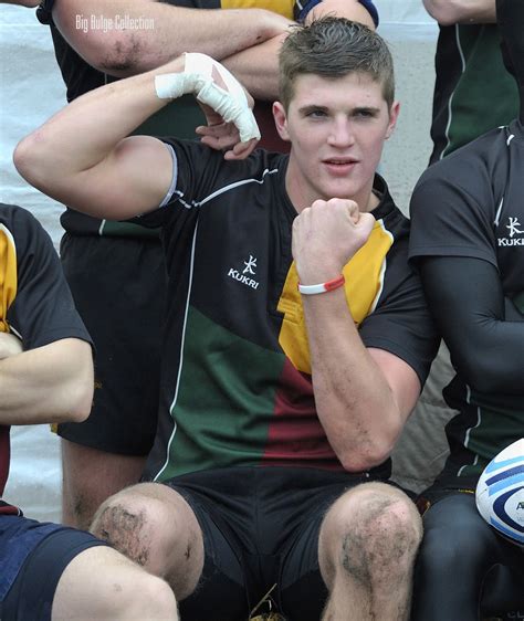 Guys-Naked-Together: Alpha Rugger
