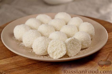 Рецепт: Творожные конфеты с кокосовой стружкой и сахарной пудрой на ...