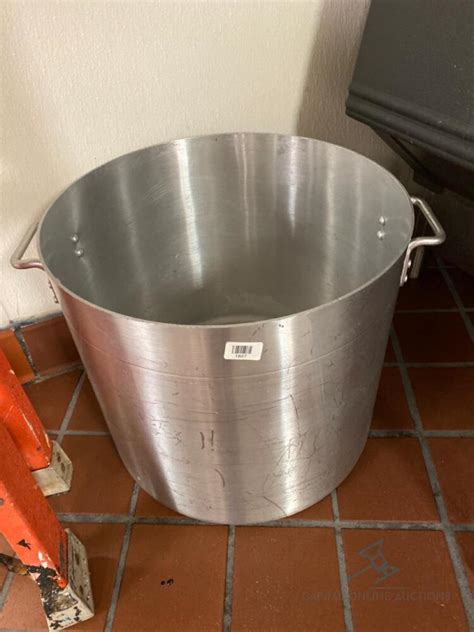 large stock pot