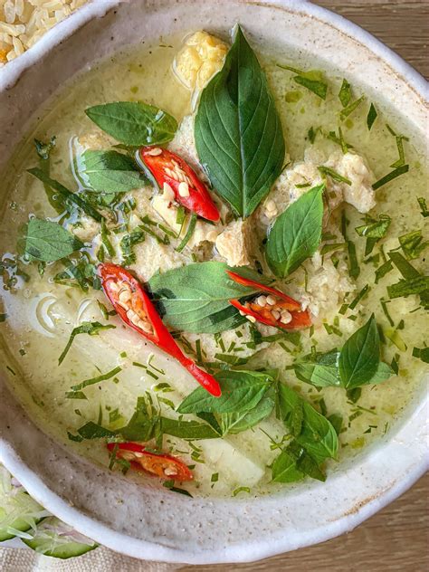 THAI GREEN CURRY 🤤🤤 - Authentic recipe! : r/veganrecipes