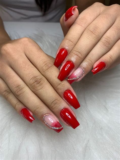 Inspiração De Unha Em Gel Vermelha - Banho de gel | Unhas vermelhas, Manicure vermelha, Unhas pintadas