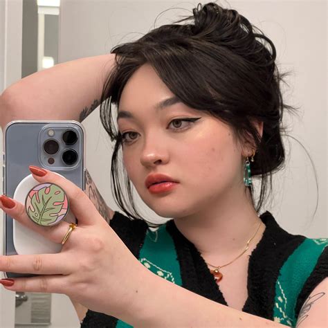 Maia/Mxmtoon : r/CelebrityAsians