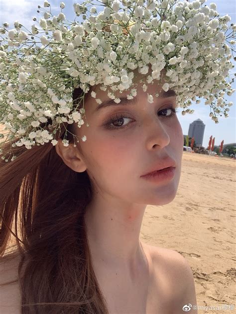 gai tan cuong xinh tua nu  mac goi cam het nac bao tri thuc