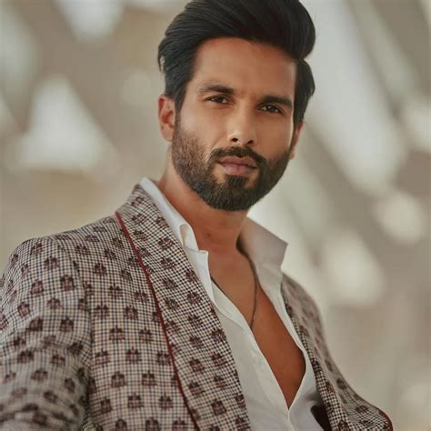 Shahid Kapoor Used To Smoke 200 Cigarettes For 'Kabir Singh'