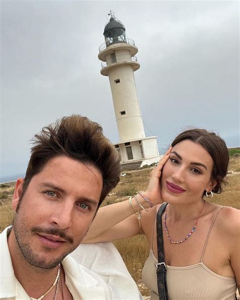 manuel carrasco preciosa declaracion de amor  su mujer almudena navalon