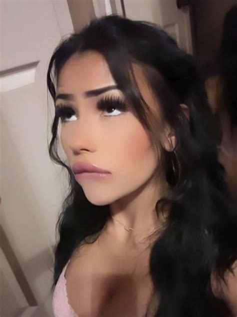 does anyone have the link to this video? her OF name is scarletrosefree