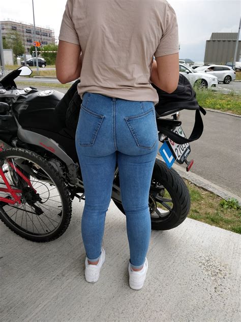 Blue jeans girl tight ass creepshot - Sexycandidgirls