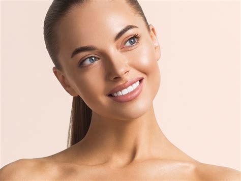 A Hollywood Smile in One Treatment: All About Veneers: Smile Design ...