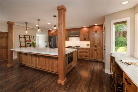 alder kitchen island    kitchen