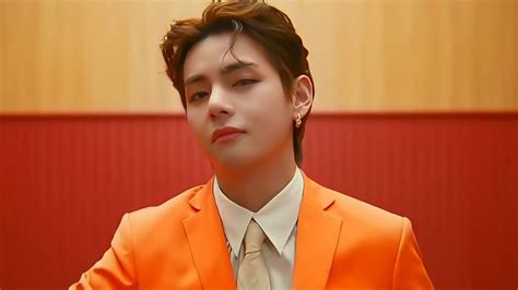 boy  slaying  fans ecstatic  kim tae hyung   bts