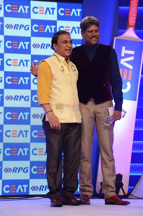 Sunil Gavaskar, Kapil Dev at Ceat Cricket Awards in Trident, Mumbai on ...