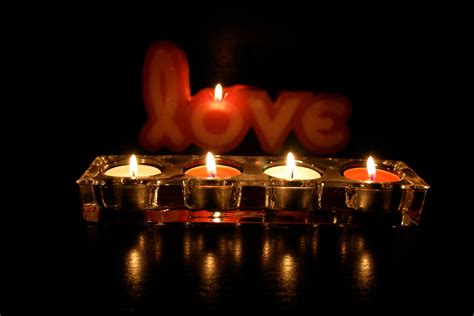 How To Set The Mood For A Romantic Valentine's Day | Fun Times Guide to ...