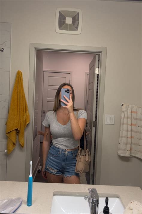 feel  im giving  mom vibes today     hot milf