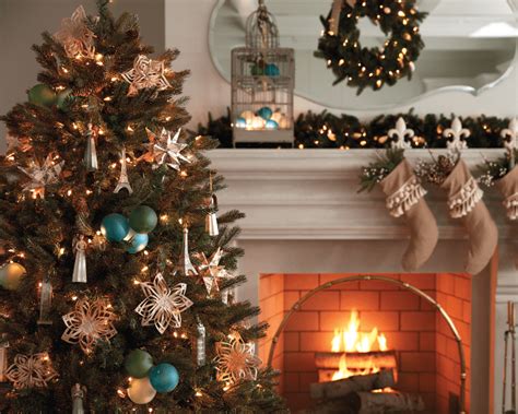 The History of Christmas Tree Decorating - How to Decorate