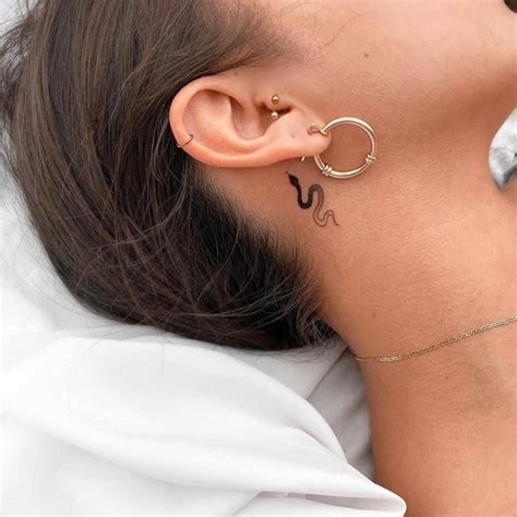 behind ear tattoo ideas 1