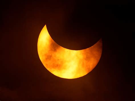 Dónde y cuándo se podrá ver el eclipse que mostrará un "anillo de fuego