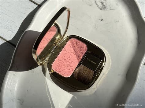 Румяна с эффектом сияния Dolce & Gabbana Blush of Roses Luminous Cheek ...