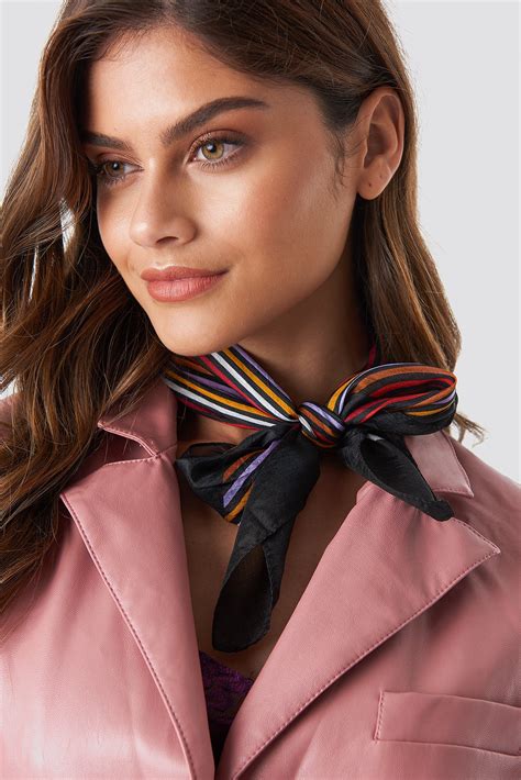 Sienna Scarf Noir | NA-KD