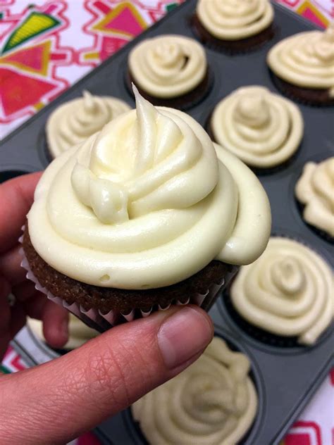 Easy Homemade Vanilla Buttercream Frosting Recipe – Melanie Cooks