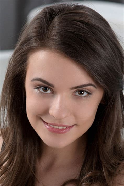 Silvia Jons (30 фото)