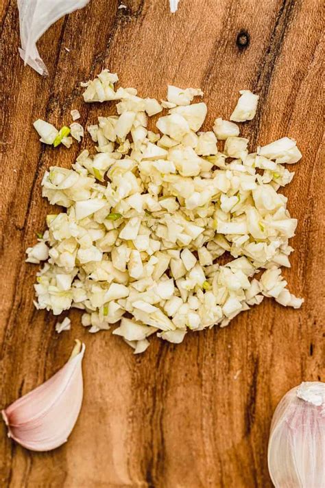 diy minced garlic   cut  mince garlic bimj