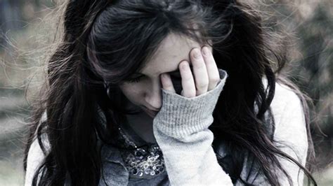 Sad Girl Wallpapers (72+ pictures) - WallpaperSet