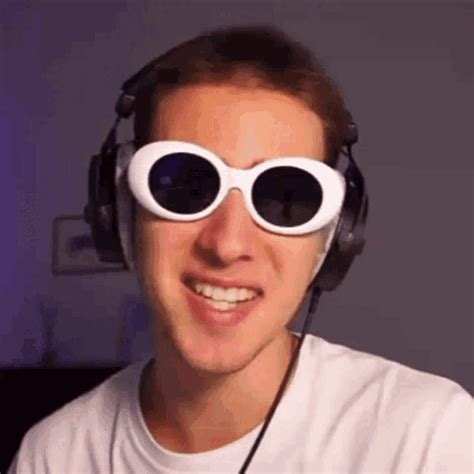 muye thumbs  gif muye thumbs  discover share gifs