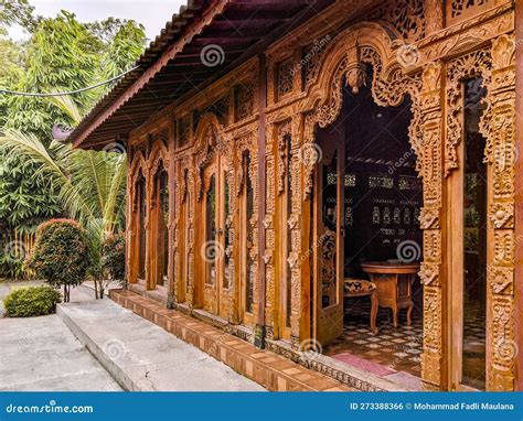 indonesian javanese joglo traditional house  gebyok wood carving