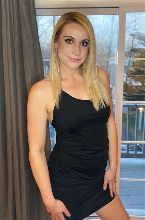Sexiest Sluttiest Hotwife on OF! 😏 Top .69% 😉 @AlexaHughes | Scrolller