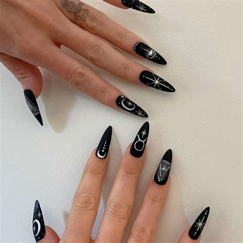 26 Black Nail Designs That Are Beyond Stunning