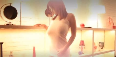 《ギャル》エキサイトする瞬間！魅惑のGALが膣奥で味わう刺激と快感に身を任せる大胆なひとときwww - 貧乳クラブ♡