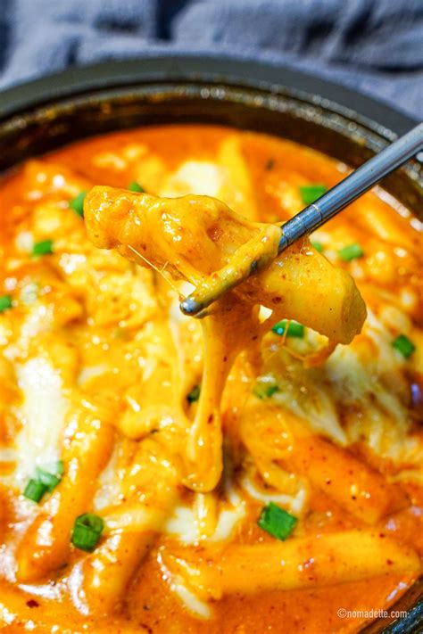 Rosé Tteokbokki - Cheesy and Creamy! - Nomadette | Recipe | Tteokbokki