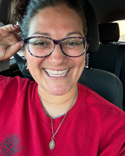 Jimi22red | ️found my other earring, it got ran over but so did my cell