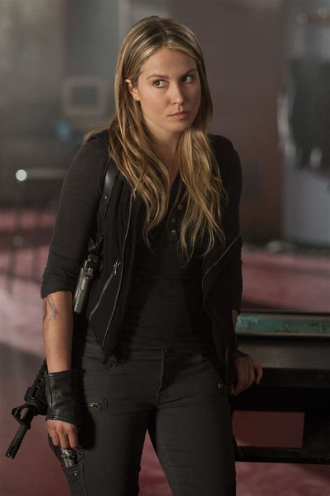 Sarah Carter in FALLING SKIES - Season 1 - "Sanctuary Part 1" | ©2011