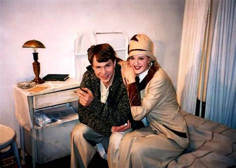 Фильм «Золотая голова на плахе» (2004) - сюжет, актеры и роли, кадры из ...