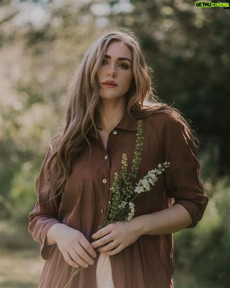 Jessica Sipos Wiki, Biography, Age, Gallery, Spouse and more