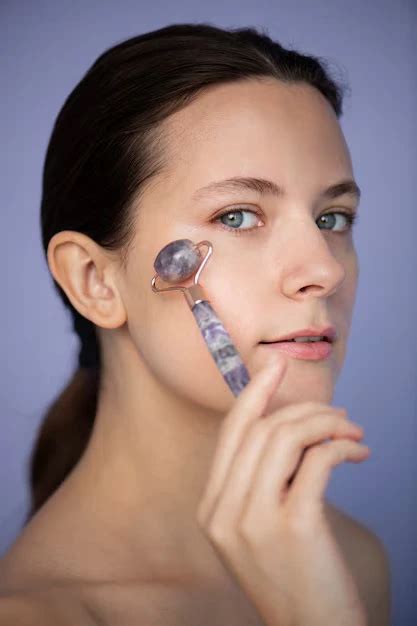 usia awal menggunakan eye serum tips mengaplikasikannya