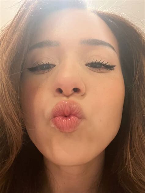 OMG! Pokimane's Lip Secret Revealed (It's Winky Lux!) - lpdkcrz