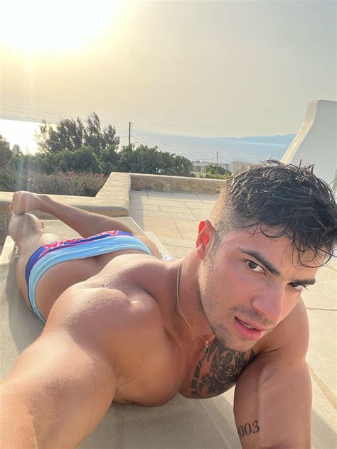 Daniel Montoya's feet