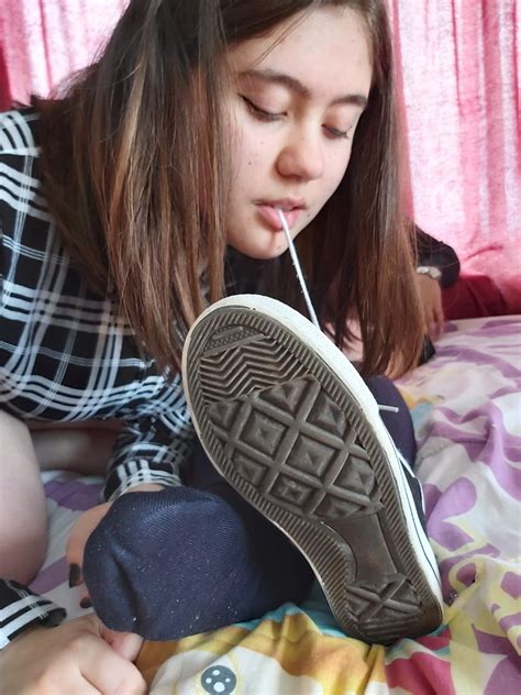 Caterina Feet Slave 3 by PerfectFeeties on DeviantArt