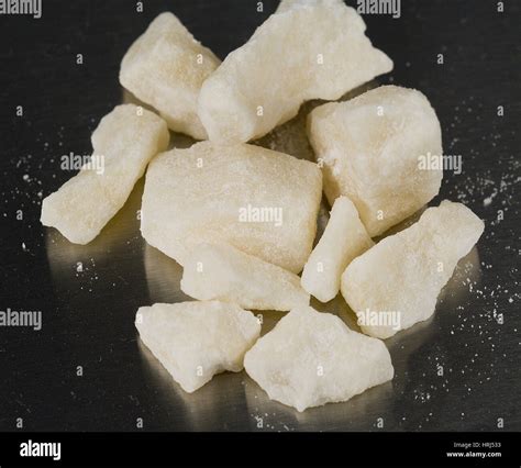 Crack-Kokain-Felsen Stockfotografie - Alamy