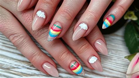 color   paint  nails  guide luxe luminous