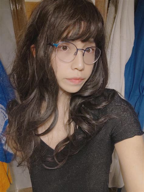 Do you like flat chested girls?🥹 : r/traps